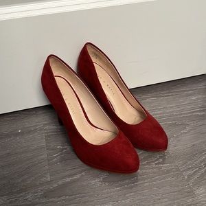 Kelly & Katie Wine Red Pumps Size 8.5
